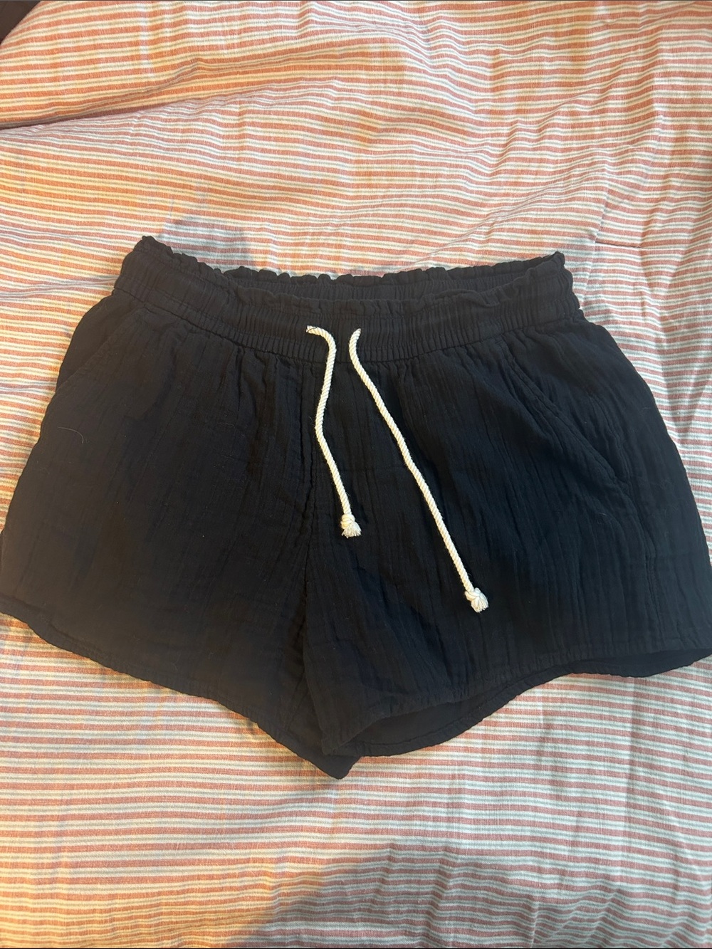 Old Navy High-Waisted Crinkle
Gauze Shorts